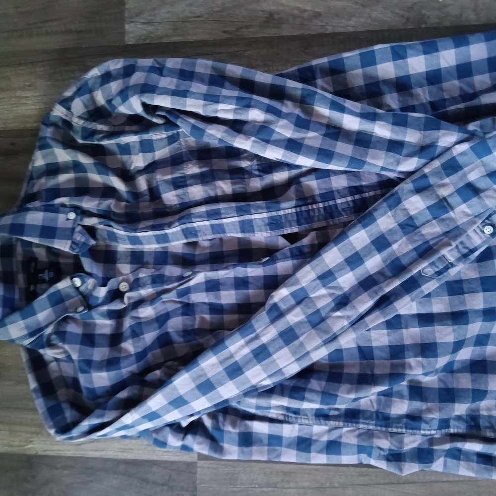 GAP Blue and White Casual Button Down Shirt